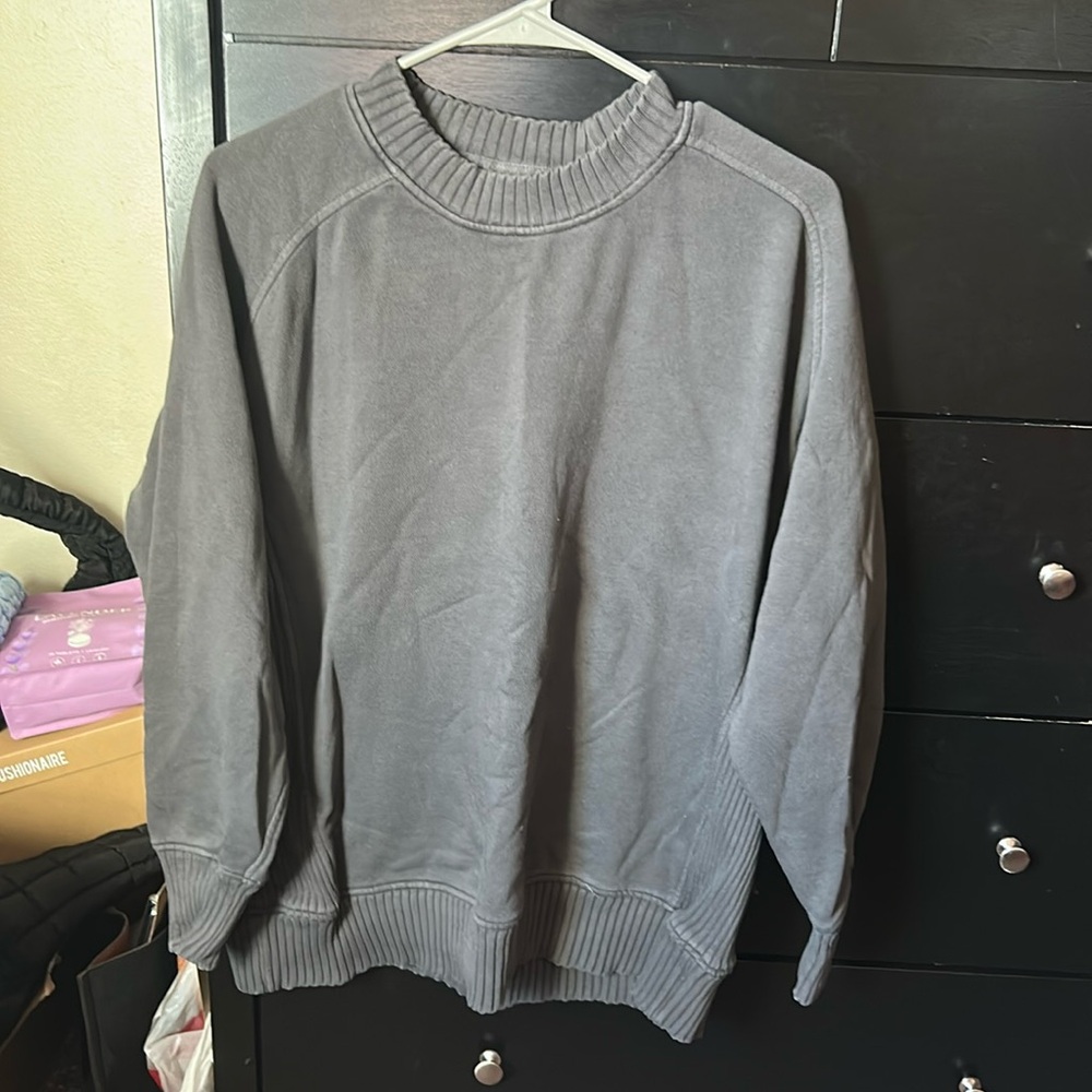 Like new Aerie black/dark grey crewneck.
